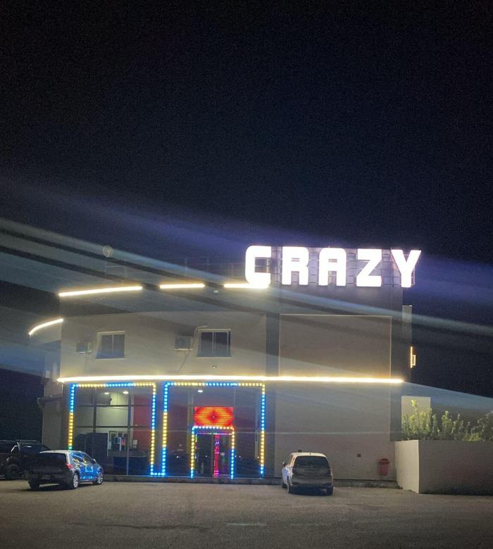 crazy-girls-night-club-outside